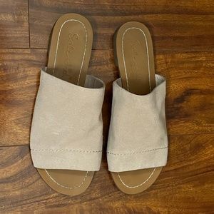 Don’t Let the price fool you! Great Condition [SPLENDID] "Mavis' Sandal Sz 6